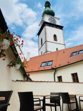Demaris, Třebíč
